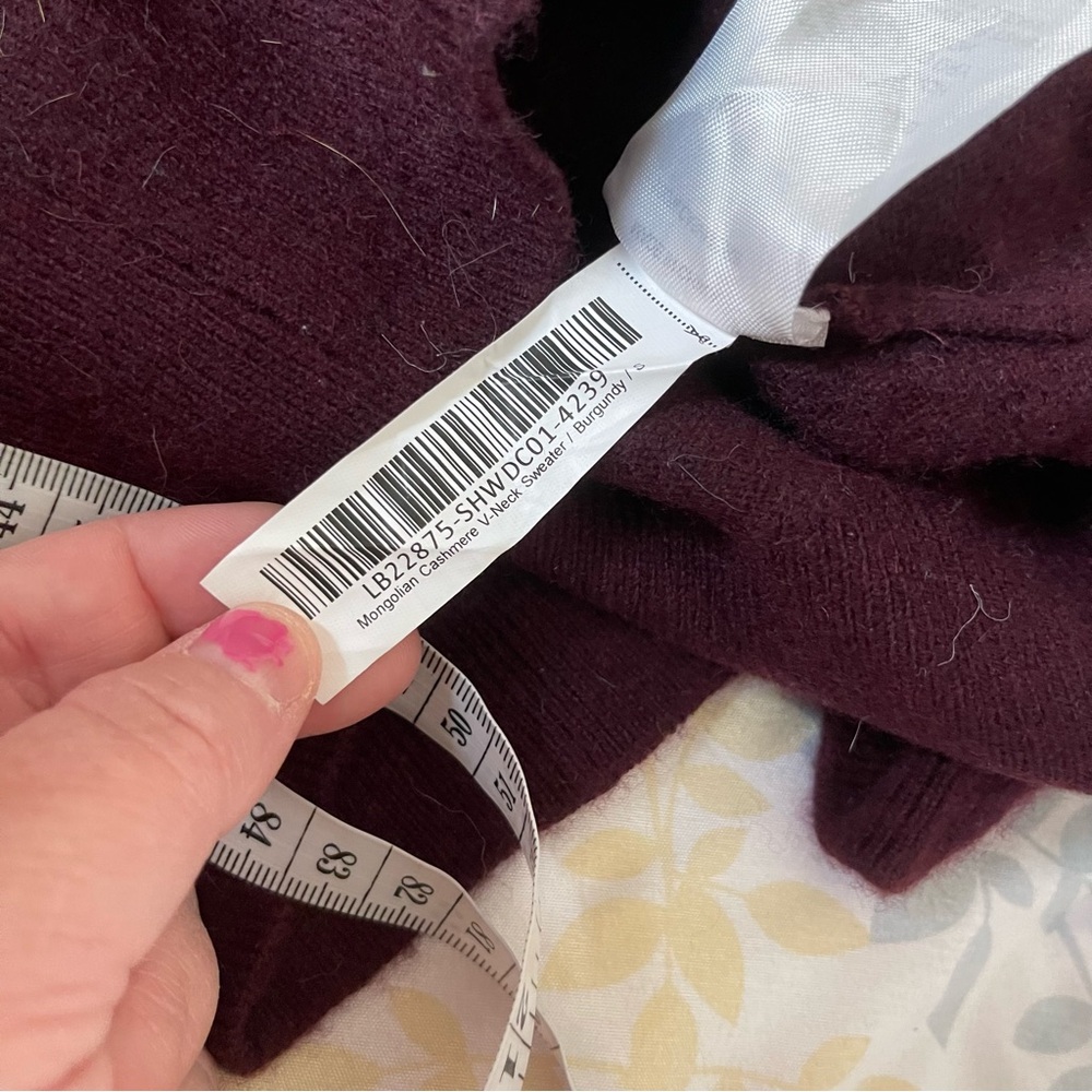 Quince Mongolian cashmere v neck sweater burgundy size small - Picture 5 of 8